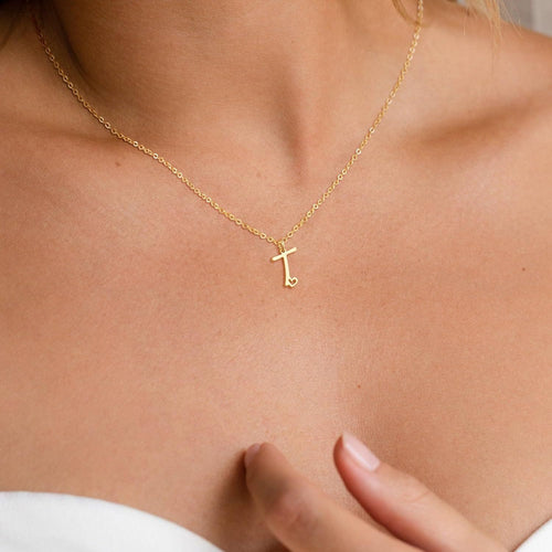 GOLDEN INTERLOCKING INITIAL PENDANT NECKLACE