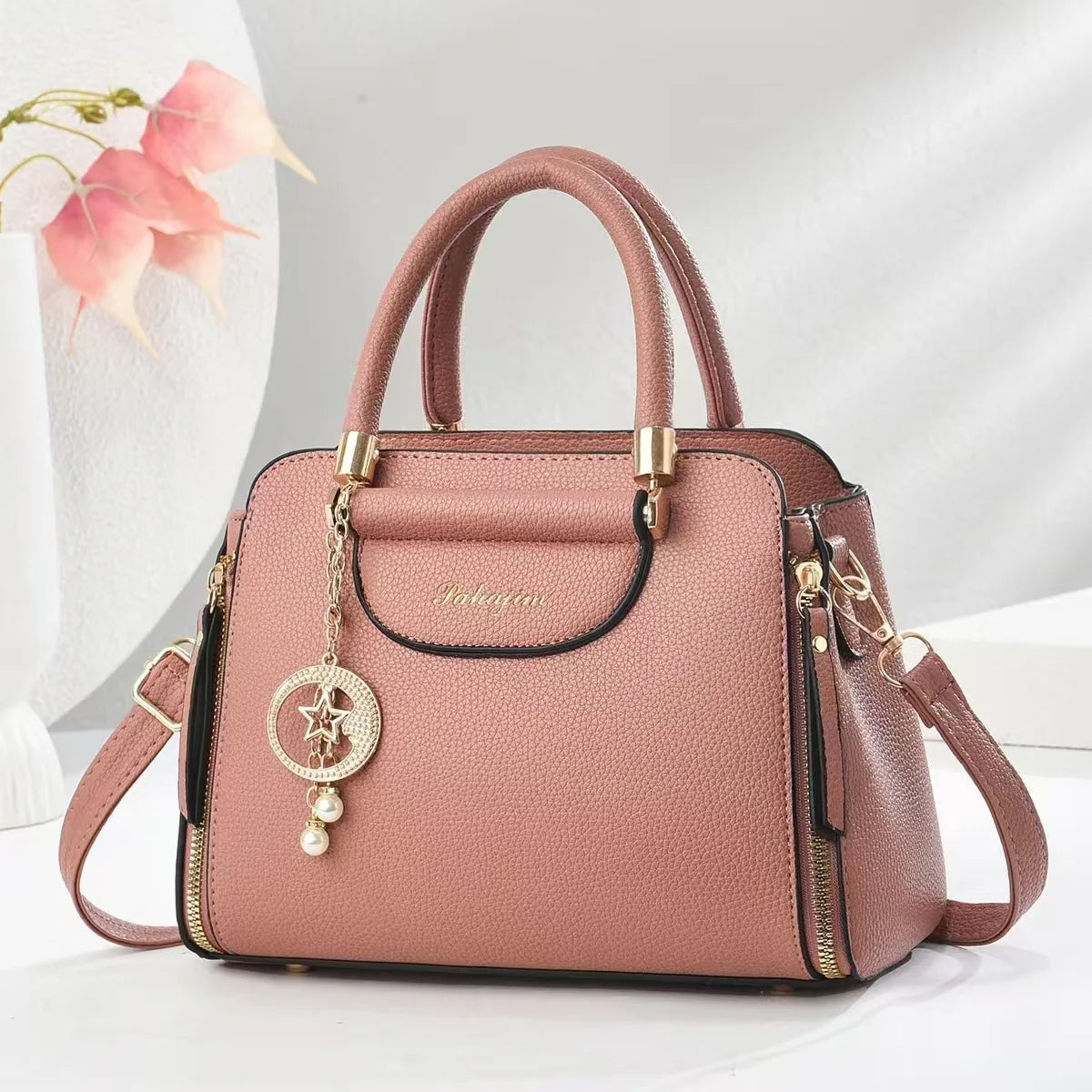 SMALL FASHIONABLE WOMEN’S CROSSBODY BAG