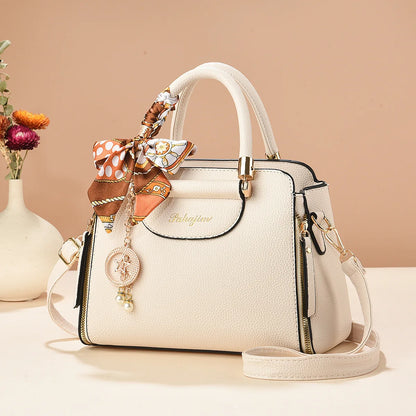 SMALL FASHIONABLE WOMEN’S CROSSBODY BAG