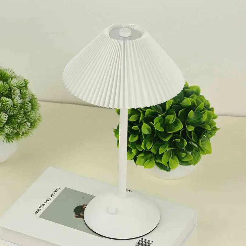 LED Table Lamp Creative Atmosphere Desk Lamp USB Rechargeable Table Lamp Vintage Bedroom Bedside Study Decorative Night Lights